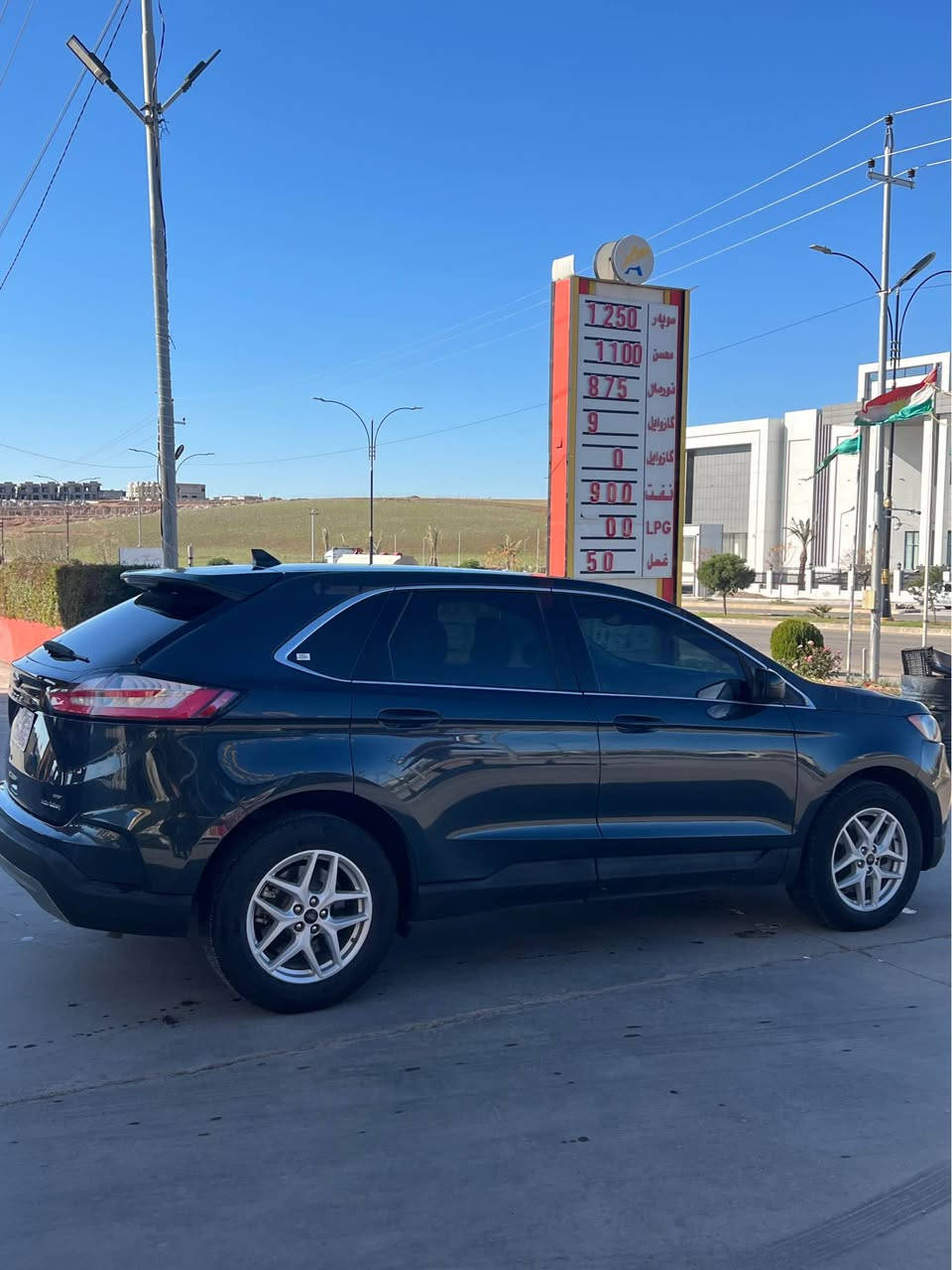 ford edge 2023

سياره كلين  تايتل داخل زه ر بى سبوغ 
موديل 2023
مواسفات SEL 
رەنگ نفطي
مەکینە 2.0 turbo  V4
دەبل ئەکسل AWD
شاشە تیسلا
بەسمە  + دەرگا بەسمە 
بریک بەسمە
کوشین هیتەر + جلد + کارەبای
رادار 360  دەرەجە(پیشەوە + دواوە + ئاوینە)
ئۆتۆ بریک پئشەوە + دواوە
حەساس
ماوەی رۆیشتنی 110mil
کلین بی سبوغ  بي ايرباك سعر   179كمك مجال 
ژ.م *********** / ***********
وتسێاپ شوين ئاكري أربيل, العراق
