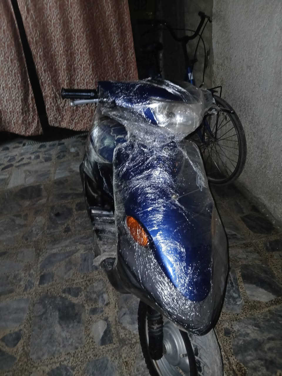 دراجه بيجي دراجه خير من الله دراجه حلوه نضيفه فوك ما تصور شلعه معدل صوت خرسه مكينه مكفوله بدل بيه قبق مال كفر مال مكينه وسجه مال كفر مثل ما موضح بالفيديو دراجه مابيه ولا خلطه ولا نقص بيه شي كهربائياته كله شغاله سلف هندر بكل وقت شغاله دراجه فول صارله 5اشهر من نزلت رمبه ما متعوبه درجه العنوان بغداد مدينه الصدر رقم تلفون ***********
