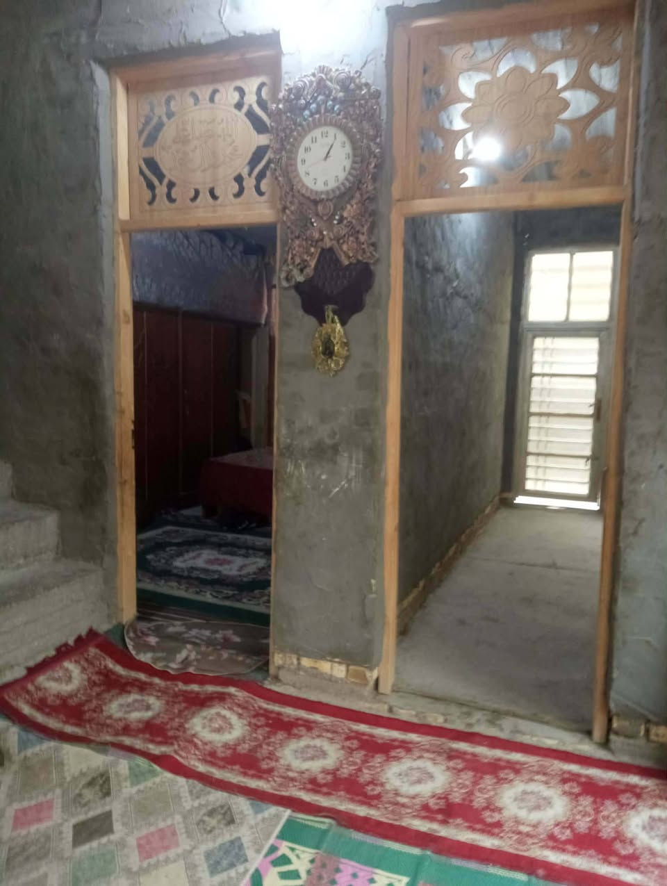 دار  للبيع طابو صرف
الموقع بداية حي عدنان 
المساحه 150م 
يتكون من طابقين 
يحتوي على خمس غرف نوم 
مع صاله استقبال مطبخ مجمع صحيات 
موقع جيد جداً 
سعره 145 مليون وبيه مجال بسيط 
للاستفسار يرجو التواصل عبر الهاتف 
‏‪‏‪***********‬‏
أو زيارة مكتبنا الكائن في بداية شارع المعاره قرب الصيدليه الجديده مكتب القمه للعقار
