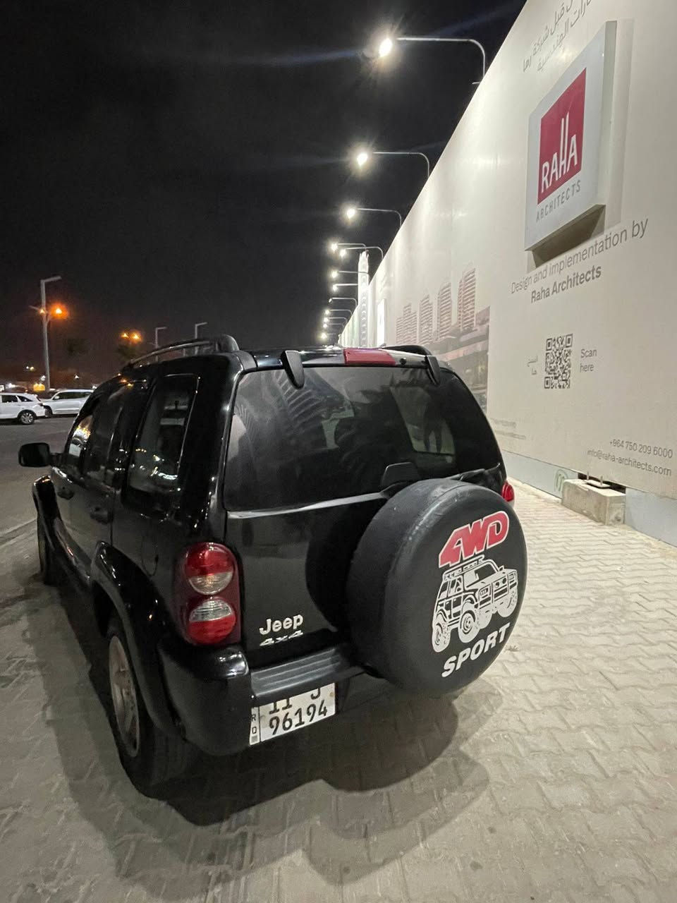 السلام عليكم للبيع جيب ليبرتي موديل 2007سياره جديده وجاهزه مابيهه نقص بيهه صبغ بنيد بسبب الجراد فقط ولباقي كله بلاد بيهه منضومه غاز ادامه كامله مسويلهه تخم تاير جديد سياره كلهه علبلاد رقم بغداد الدولي الجديد بسمي مكان السياره بغداد الحريه او غزاليه رقم الهاتف *********** السعر 77 بغداد, العراق
