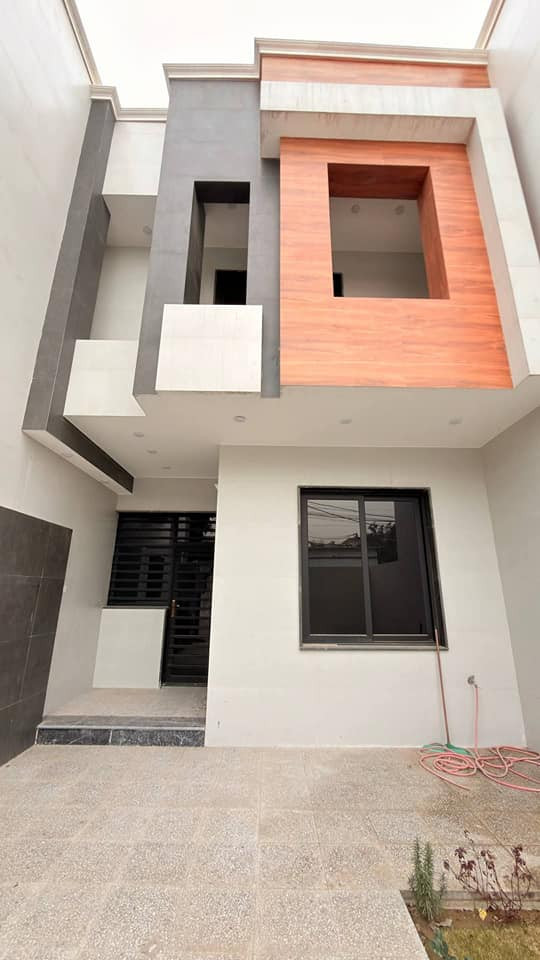 حي الجهاد الظباط 📍موقع مميز

السلام عليكم
يعلن #مكتب_أرض_الخير 🏠

دار للبيع منطقة ضباط المساحة 150 متر 

الواجهة 6 نزال 25 بناء حديث غير مسكون

 يحتوي على 4 نوم صحيات عدد 3 

الاستفسار *********** اتصل
