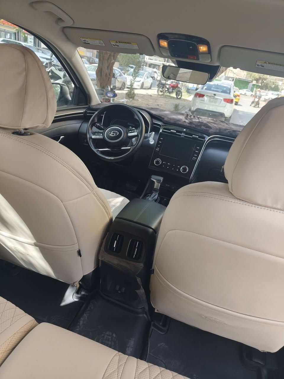 السلام عليكم اخوان سياره توسان للبيع او مرواس سيارة صالون الموديل 23وارد امريكي بدون صبغ بدون تبديل تخم تاير جديد رقم بغداد بااسمي سياره ماشيه 23الف على وضعية الشركه كلشي مامفتوح والاسبير مانازل دومشه جلد كشنات وارضيه سيارة مااذب عليه فلس سياره جاهزه وخير من الله السعر 210 للتواصل*********** واتساب فقط
