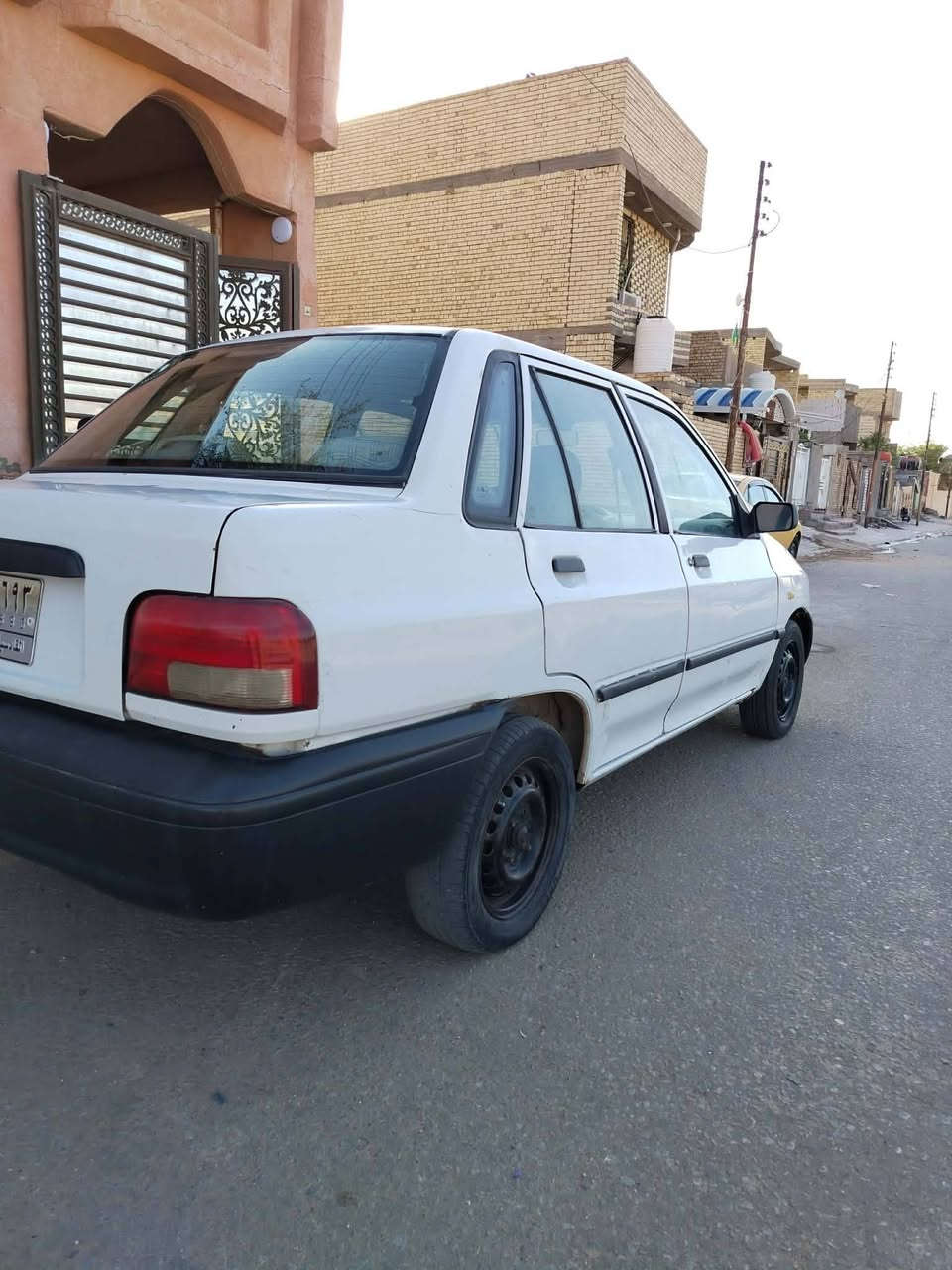 يالله سلام عليكم للبيع مديل 2012 سيارة بلاديه على وضع الشركة شويه صبغ يم بك لايت والباقي مكفول مكينه كير حداديه كهربائية كلها شغاله غرامه ولاربع عليها سيارة جهازه 
السعر 28 وبيها مجال العنوان كربلاء 
للاستفسار اتصل على رقم تلفون  ***********  غير متواجد على النت
