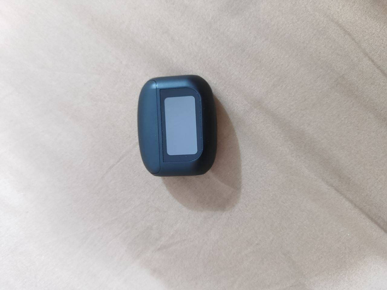 سماعة Thunelec U9 True Wireless Earbuds.
تقنية إلغاء الضوضاء: تدعم تقنيات ANC (إلغاء الضوضاء النشط) و ENC (إلغاء الضوضاء البيئية) لتقليل الضوضاء الخارجية. 
شاشة اللمس: تتيح الشاشة الموجودة على العلبة التحكم في تشغيل الموسيقى، تعديل إعدادات الصوت، والوصول إلى وظائف أخرى مثل مؤقت أو البحث عن السماعات. 
مقاومة الماء: مصممة بمعيار IPX7 لمقاومة العرق والمطر.
السعر: 150 الف والتوصيل مجاني.
الاستخدام: جديده ما مستخدمه مع البوكس الخاص


**إذا كنت صاحب هذا الإعلان وتريد حذفه لأي سبب، رجاءا أرسل رسالة إلى الدعم الفني**