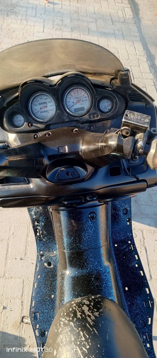 سلام عليكم فورزه 06لون اسود وضايف عليها شذره زركه للجماليه لايت زنون كدام عينكم مكينتها لا نضوح ولا تبخير حماوتهه توصلك للبصره ياله تصعد نص حماوتهه ربع ثابته دراجه خير من الله كهربائيات شغاله سعر 450وبيها مجال للطيبين مكاني بياع تقاطع درويش رقمي(***********)واني خادم
