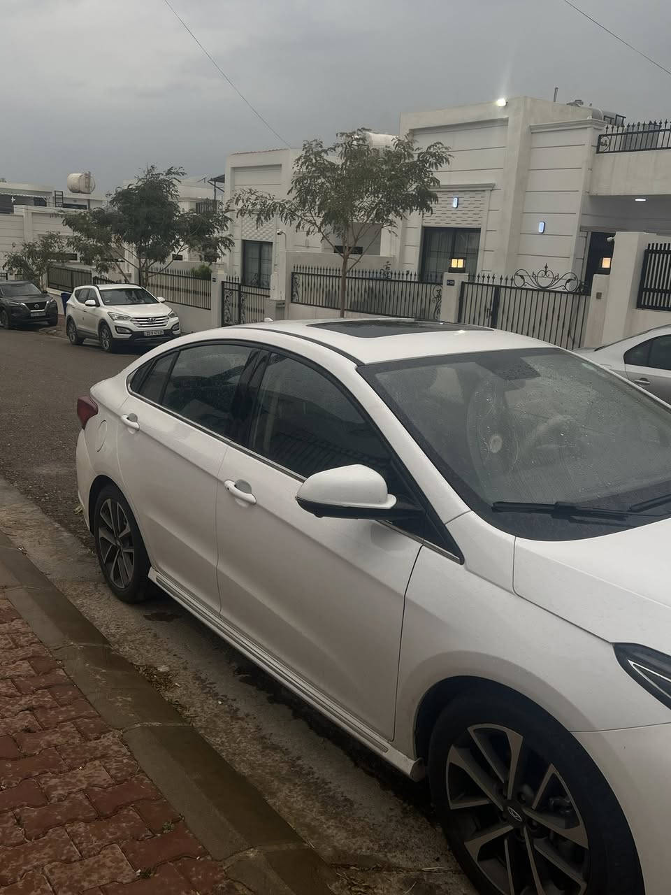 شيري اريزو 6 للبيع سياره مكفوله فول موصفات بيها دفتر بانزين رقم جديد اربيل خصوصي للبيع سعر 130 وبيها مجال للاستفسار انتصال على رقم ***********
