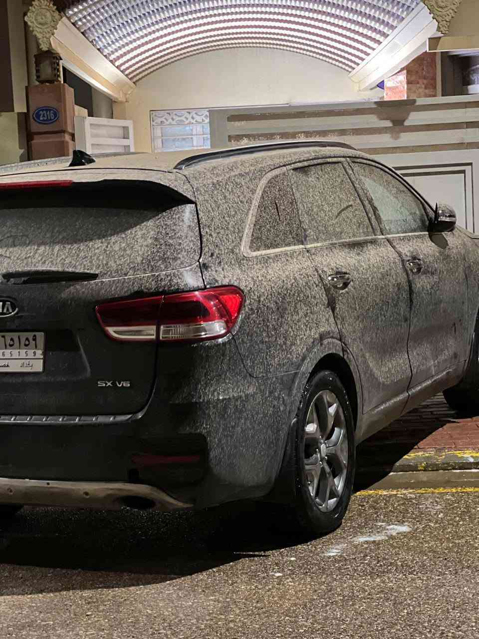السلام عليكم... للبيع سياره سورنتو 2016 نظيفه جدا بدون نقوصات 
الحادث مالها فقط دعامية خلفيه 
فول مواصفات 
مكينه سته سلندر
سبعه راكب
ماشيه ميه
للاستفسار ***********.. 160

