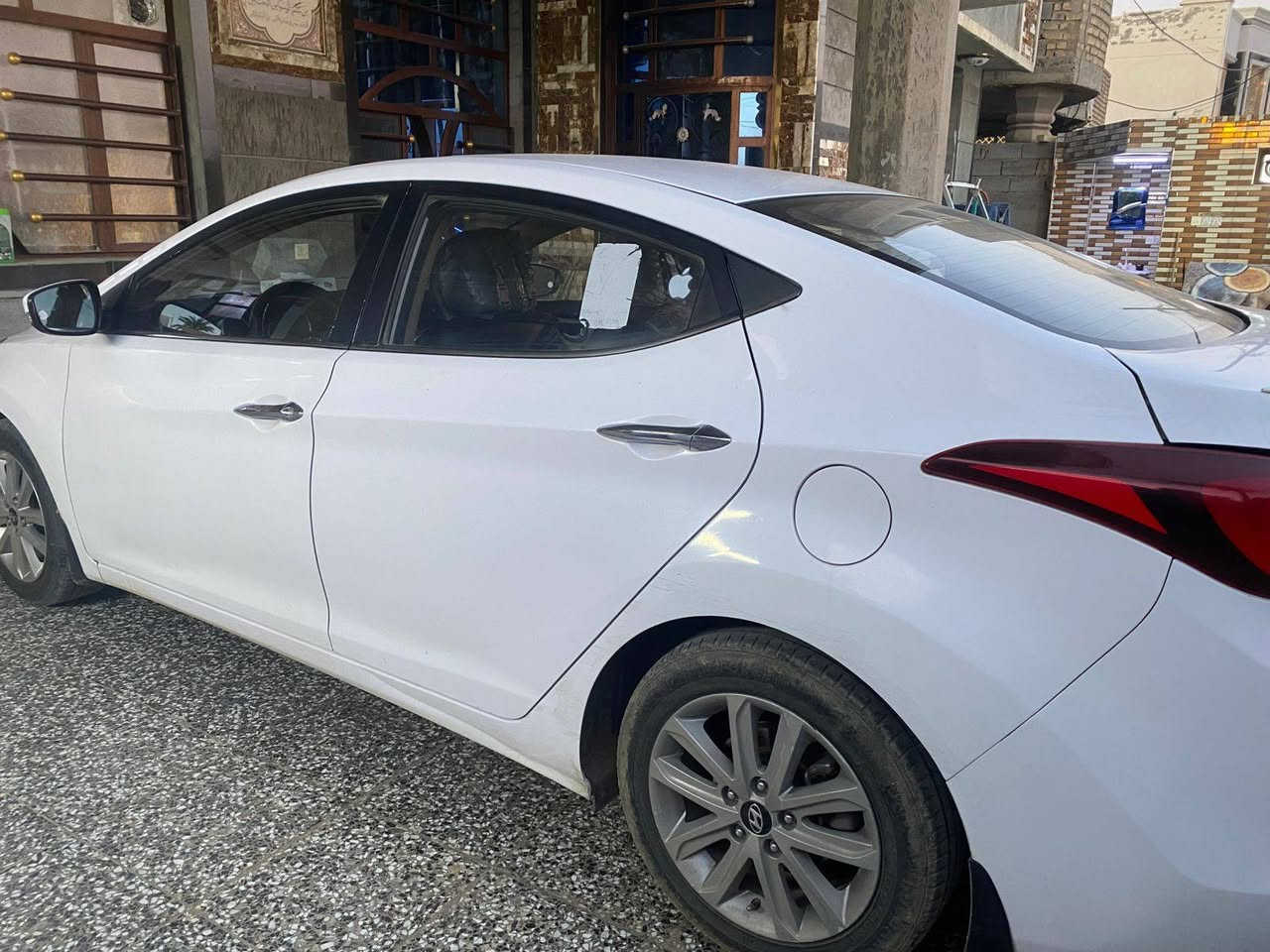 السلام عليكم الانتره موديل 2016خليجي فتحة مري شفط تحكمات استيرن تخم تاير باتري جديد لون ابيض  السياره خير من الله كير ومكينه كامله ماناقصه اي شي السياره بيه ٣قطع صبغ ابيعلك  السعر ١٢٠ وبيه مجال مكاني بغداد ابو غريب  سيارة باسمي سنوية ٢٠٣٢.      رائد  ***********
