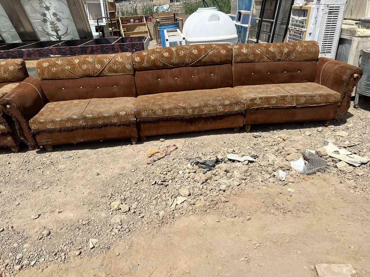 سلام عليكم ديوان ١٢ مقعد ست قطع سعره ٧٥ وبي مجال للاستفسار والتواصل ***********واتساب 
ملاحضه اشتري وراوس
