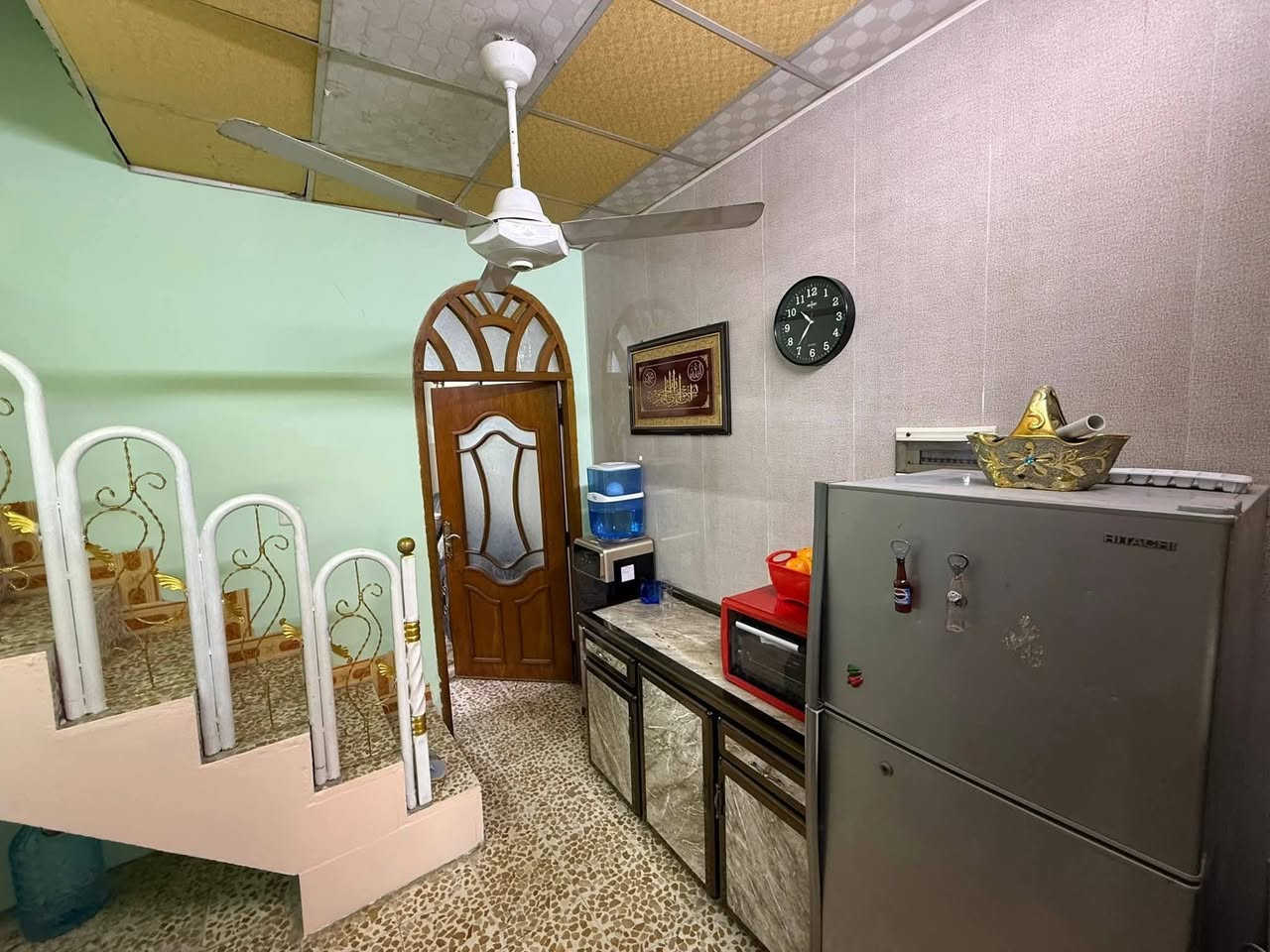 🏠دار للبيع للبيع 

علق بتم ويصلك السعر 

فرصة استثمارية او للسكن

📍الموقع حي الميثاق فلافل بدر

طابق ونص

غرفتين نؤم

مطبخ بالطابقين متوفر
 
هولين

صحيات
 

المساحة105

الواجه 5,30

↕️مكون من طابق ونص 

✅سعر الدار عبر الهاتف
مكتب التهاني للعقارات سايدين الميثاق مجاور شركة الحافظ 

👤فيس بوك #مكتب التهاني للعقارات

☎️ كورك ***********
☎️اسيا‏ ***********‏
