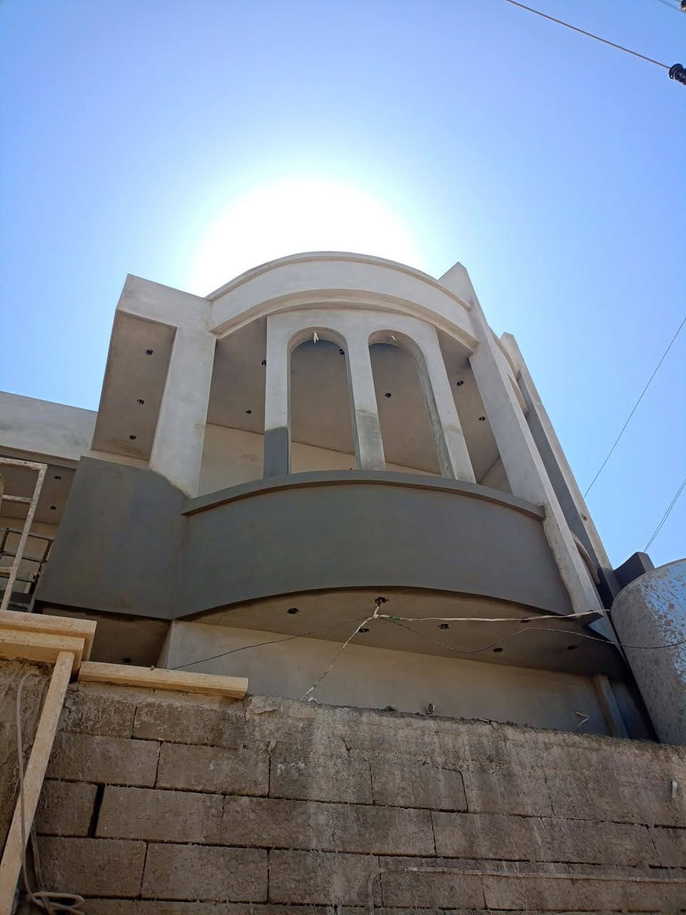 السلام عليكم كادر لباخ سمنت متفرغ حالين داخل العلم ***********
