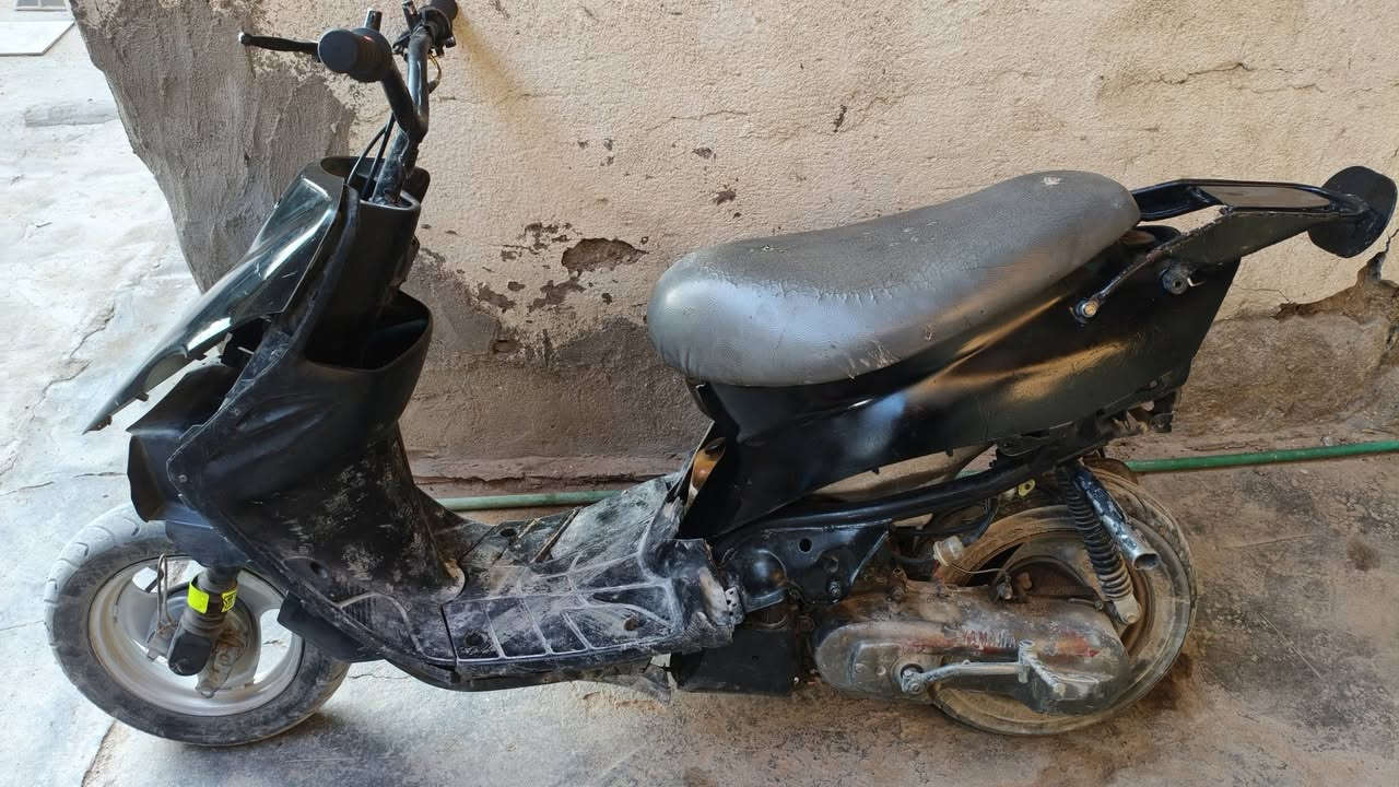 دراجه بيجي ياباني كلشي شغال بيه بس عوزه لايت وهورن
سعر 150 مكاني الزبير شعيبه ***********
