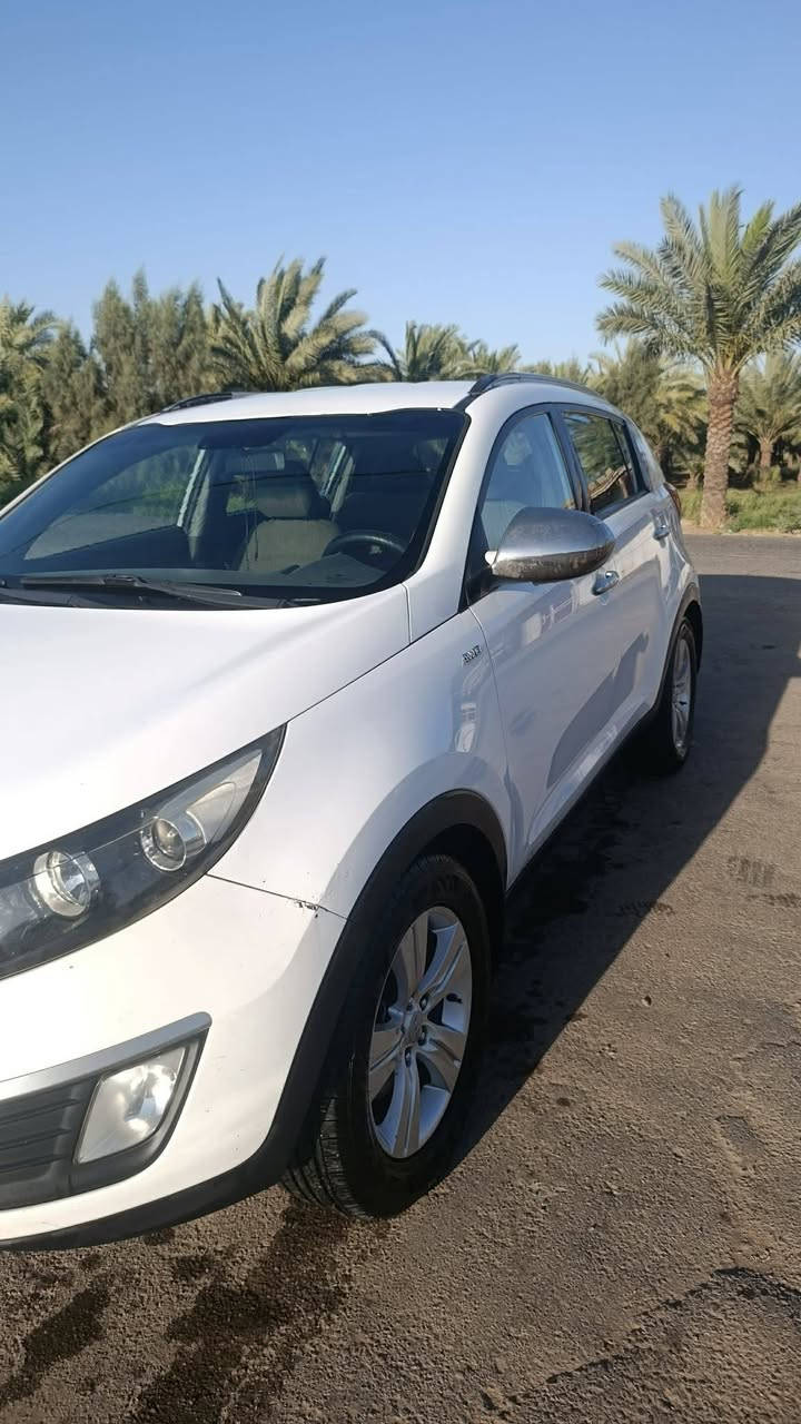 سيارة سبورتج للبيع خليجي موديل 2012  مكفوله كير ومحرك وتبريد شغال حداديه جديده بيها طخه بالجاملغ الخلفي بسيطه ومصلحه السعر 140 وبيها مجال بسيط للأستفسار الإتصال على الرقم ***********؟
