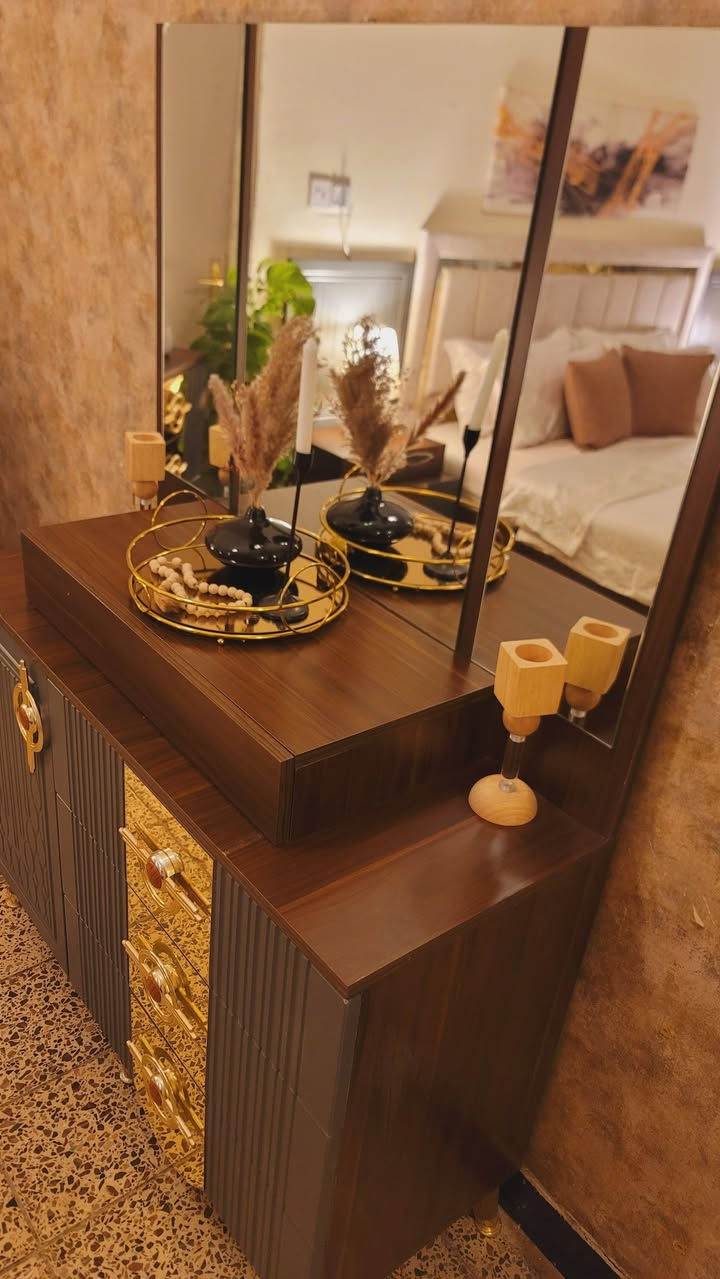 غرفه نوم تركيه اخت الجديده نظام ابواب  خشبها الثقيل 8 قطع مكان بغداد ..***********....
