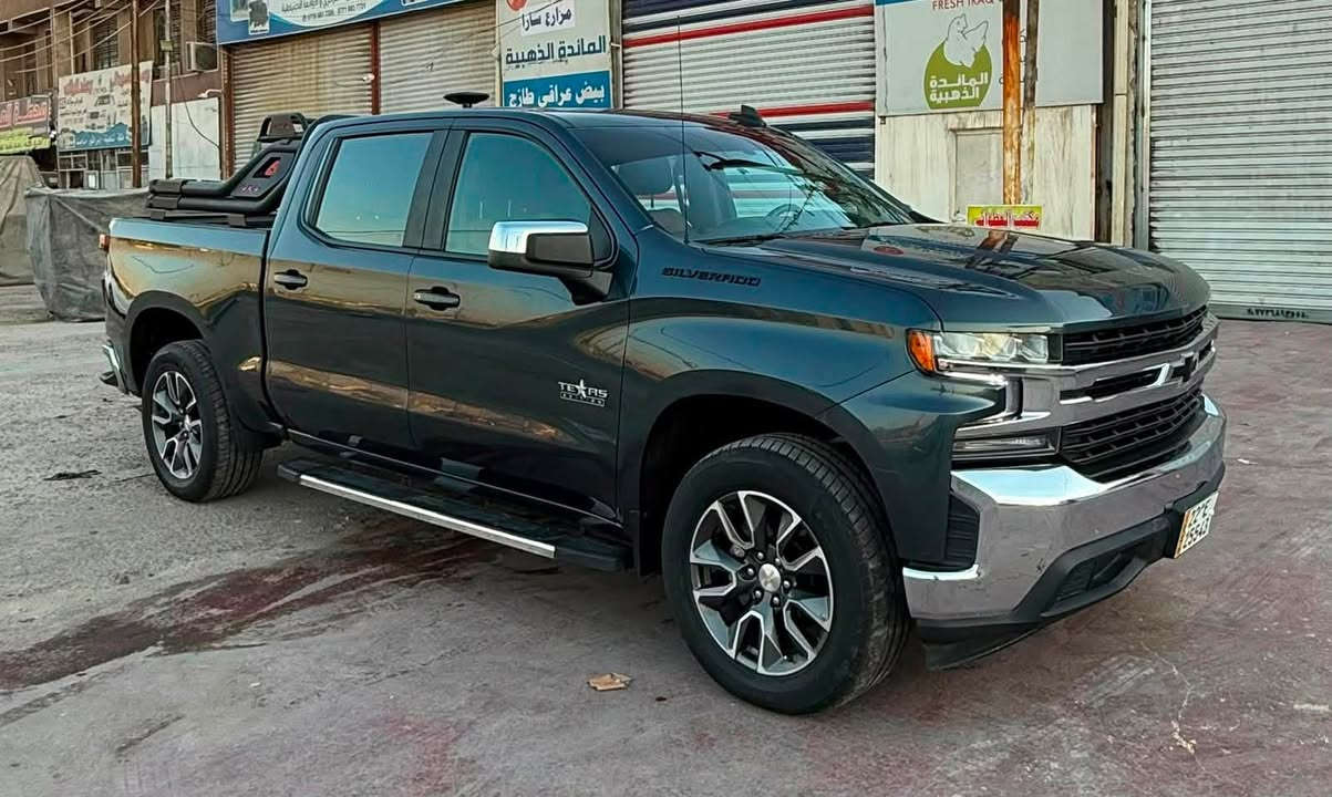 سلام عليكم بيع او مراوس حسب القناعه
2021 مكينة V8 5300 

باب طويل بدي قصير 

رقم اربيل باسمي 

ماشية 80 الف مايل 

بدون ايرباك بدون دواخل صبغ ربع جاملغ خلفي

مواصفات 

بصمة رادارات 

شاشة كار بلي 

تدفى مقاعد

كرسي كهرباء 

مقاعد جلد 

مكان السياره بغداد حي البنوك السعر  290 $ 

وبيها مجال ان شاءالله   ‭
***********  ‬  اتصال او واتساب
