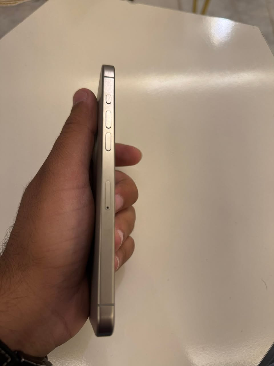 ايفون 15 pro max ذ256 بطاريه 81 جهاز ماستر شوق اوسط كفاله عامه من زلغ وشخط جهاز فول نضافه وصور كدامك ما داخل صيانه ابد وتر بروف على وضع الشركه سعره 990 وبي مجال بسيط جدا للشراي مكاني بغداد السيديه 
*********** واتساب او خاص
