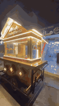 ئـەم چـایـەخـانـە بـۆ فڕۆشـتـن ***********
شوێن/ڕانیە
