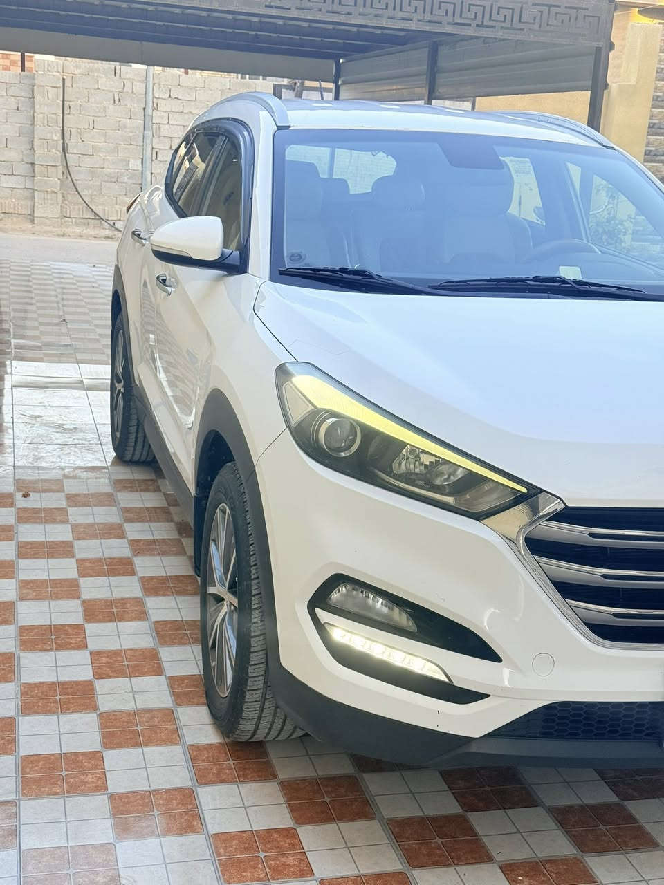 السلام عليكم
توسان 2016 خليجي 
مكفوله كفاله عامه 
رقم بغداد تحويل مباشر 
ماشيه 145 ألف حقيقي 
محرك كير صدر كله ع وضع الشركه 
السعر 177 بيه مجال بسيط 
اللاستفسار اتصال ع الرقم ***********
العنوان الفلوجه
