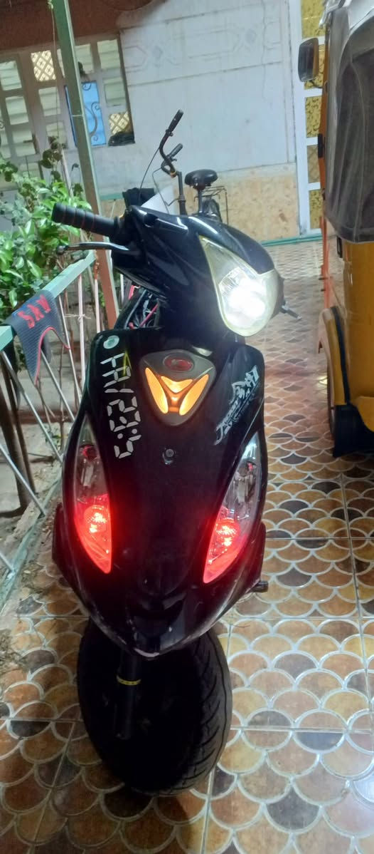 سلام عليكم للبيع دراجه ماكو في تو مدير 2013دراجه مجفته اول تجفيته اله جاهزه مكينه خرسه كهربائيات كله شغاله بيه كسر بل كفر صفح موضح بل صوره سعر 450 مكاني رفاعي رقم ***********
