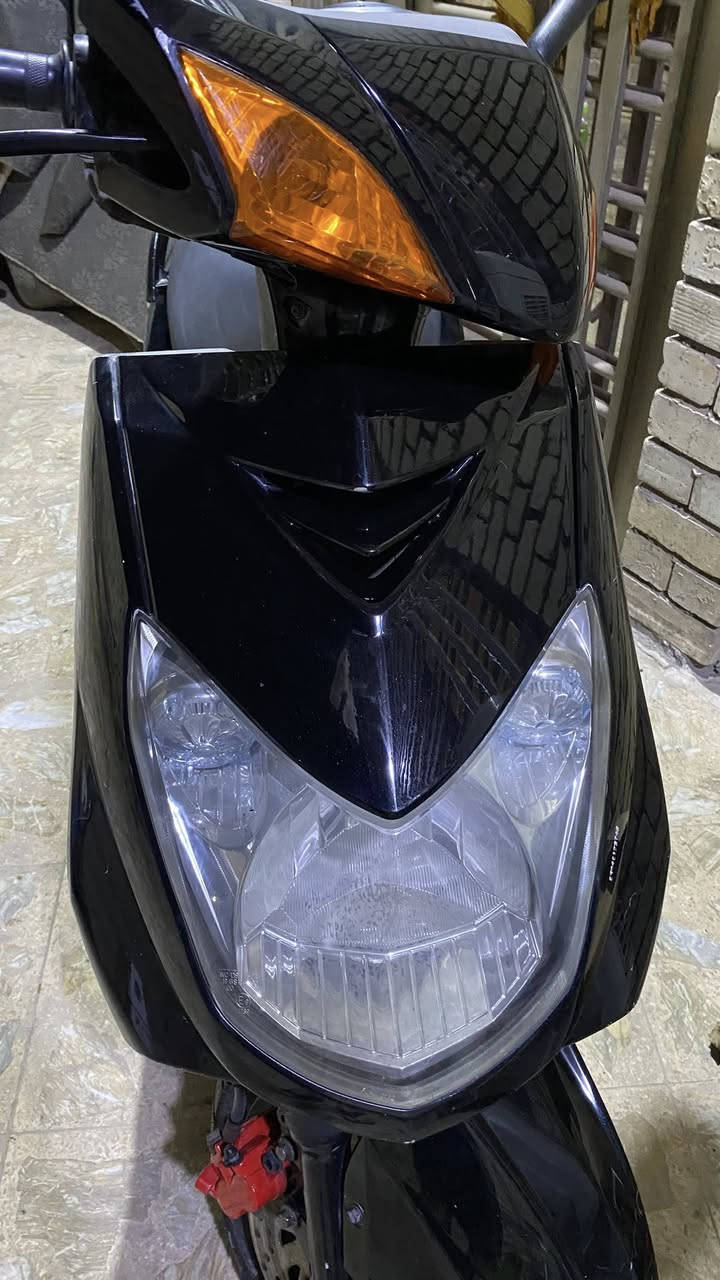 السلام عليكم
سكنس فحل للبيع الدراجة بلادية ونضيفة كلش مثل ما واضح بالصور وبس تطخ السلف تشتغل باتري جديد دهن امزويل جديد تايرات ويلات جدد مثل مواضح بالصور بريك امامي خلفي جديد 

السعر 775 وبيهه مجال بسيط 

المنفاخ وحد سعره 35 اصلي باله امزون كيج الكتروني يشتغل على الباتري مال دراجة 

الامين الثانية سكينة شارع المكاتب 

*********** واتساب
