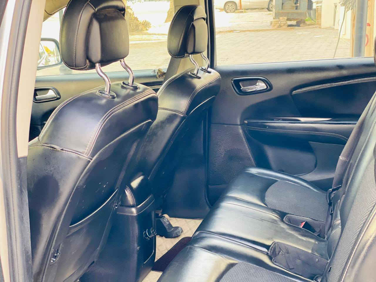 جورني 2017امريكي حادثه جاملق وبنيد بدون دواخل والباقي كفاله عامه ليبل واحد
مكينه وكير كفاله
حداديه 100/100

فول ماعده الفتحه بصمه تشقيل بصمه ابواب 3قطع تبريد 
تحكم استيرن 
شاشه كامره 
مري شفط
7 راكب كشنات جلد وكهربائي 
كشن جلد
السعر 117 قابل للتفاوض 
مكان سياره كربلاء المقدسة لاستفسار تصال *********** كربلاء, العراق
