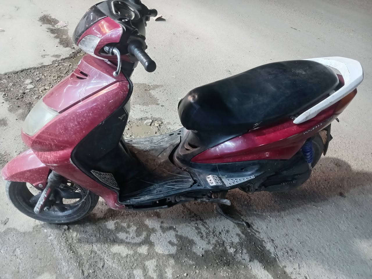 للبيع سكنس نثيه 140 كهربيات كله شغاله محرك ناعم
لاتبخير ولاشي بيه ملاحضات بسيطه سعر 350 
 مكان بغداد حي النصر ***********
