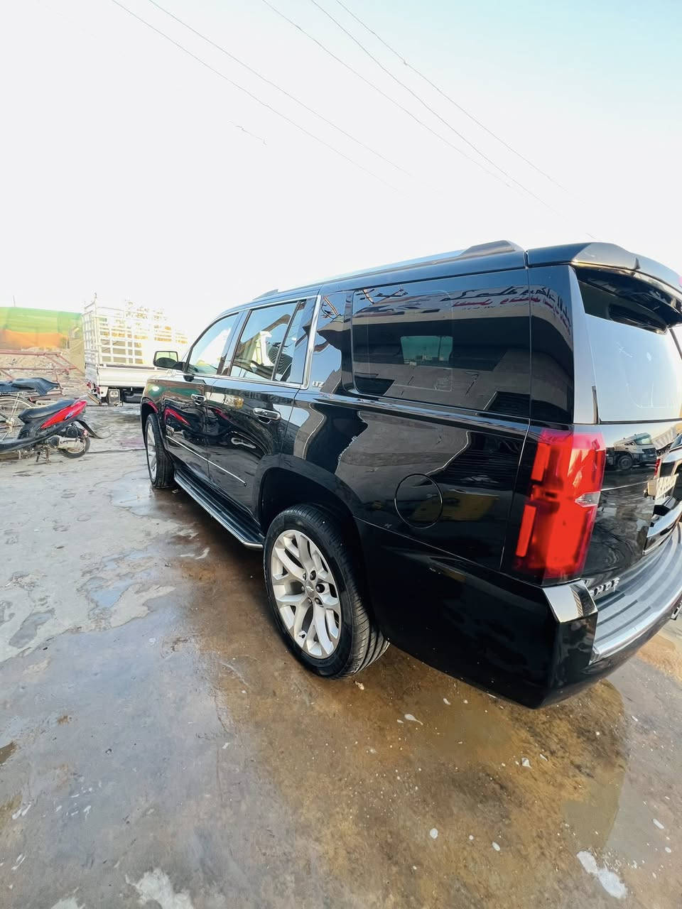 تاهو خليجي وكالة المنصور موديل 2016المواصفات LTZ فول
رقم  بغداد  هزة جديده تحويل ثاني يوم 
مواصفات السيارة 
كشنات كهرباء 
رادار أمام خلفي جانبي 
خمسة بصمات 
شاشة بلقماره
حساسات أمامي خلفي
تحديد مسار 
تحكمات استيرن
كامرأة خلفية 
تشغيل عن بعد
ابل كاربلي 
جنطه كهرباء
فتحت سقف
سماعات Bose
ستيرن كهرباء
كشنات تدفئه +تبريد + كهرباء دواخل كشنات قرميدي 
كشن ذاكره 
السعر 350 
  *********** للاتصال أو واتساب سونار موجود
