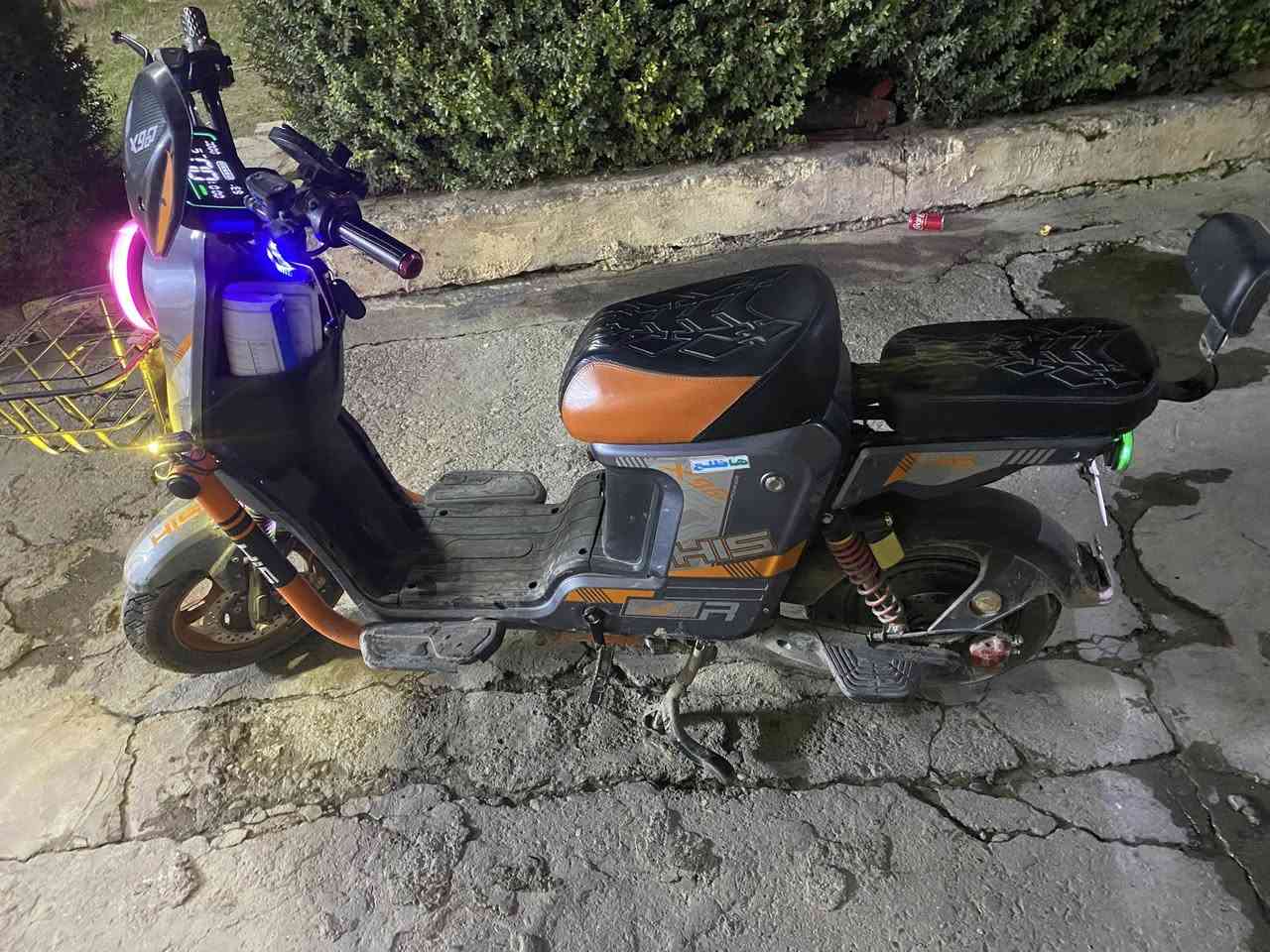 اسلام عليكم ماطور شحن  مناقصو  اي شي كلو شغال بطاريات ما بيها شي الماطور جاهز   السعر ٤٧٥  وبي مجال متواجد على الفيس هذا رقمي ***********
