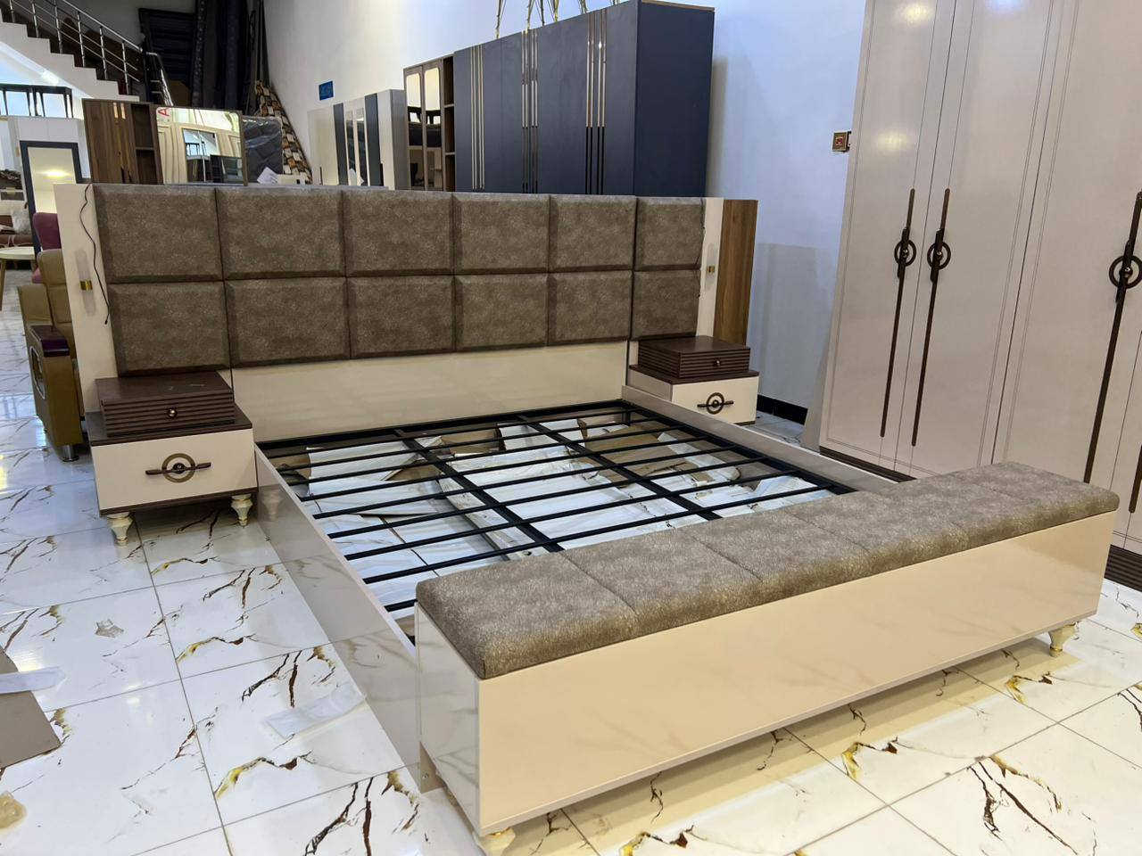 تم ولله الحمد وصول وجبه جديده من أجود أنواع الغرف التركيه باسعار مميزه مع خدمة النقل والتركيب مجانا غرفه مودرن 10 قطع درجة اولى  فخامه واناقه وجمال البيت التركي للاثاث الرفاعي مدخل شارع الملعب قرب اعداديه الشباب للبنين للتواصل  ***********
