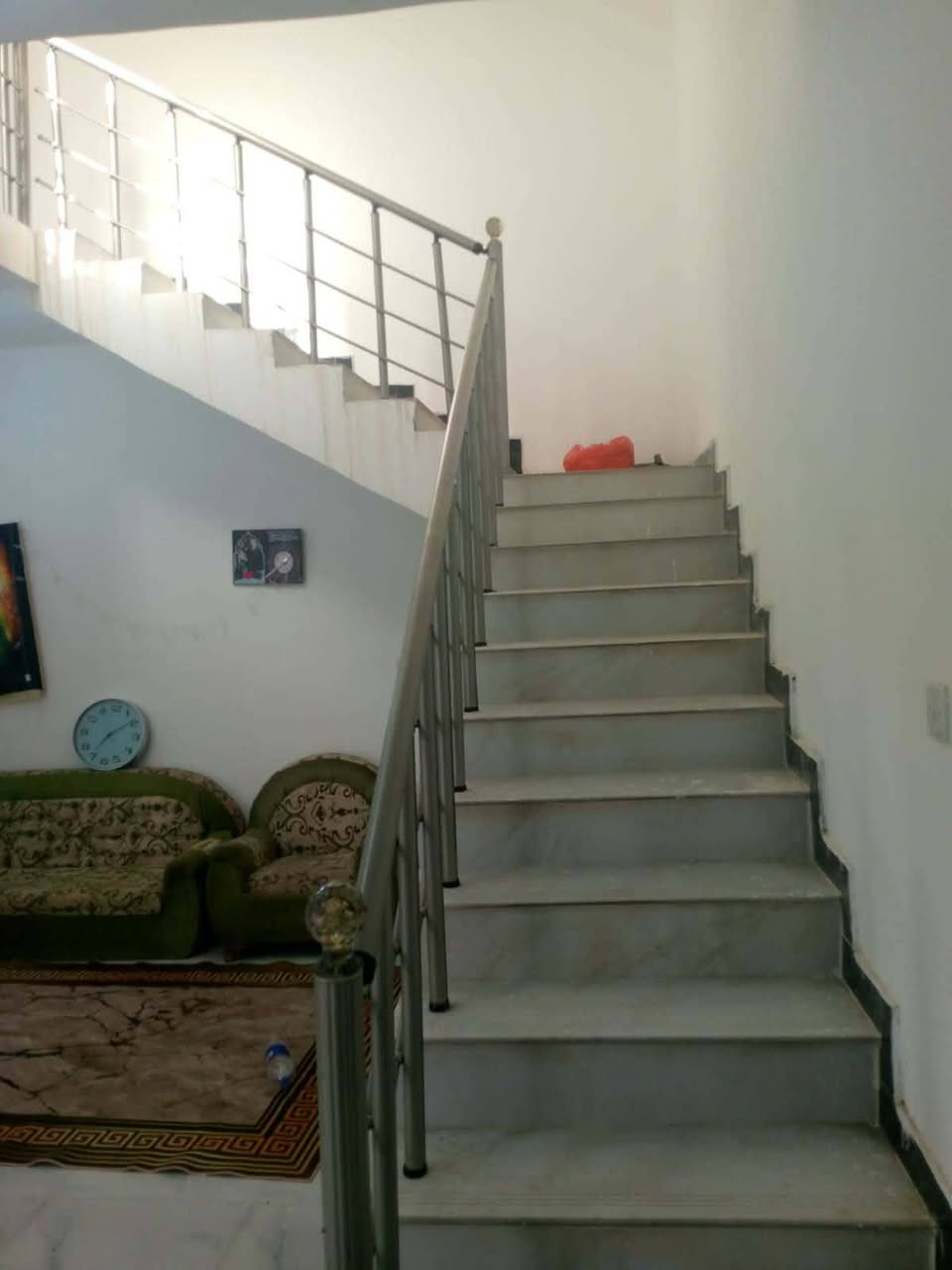 اعلان....
بيت للبيع مجمع بوابه المثنى مساحه 200متر طابق واحد

يحتوي على غرفتين وصاله ومطبخ وبراني وصحيات خارجيه وداخليه

السعر الكلي 138

مطلوب 98

بيد صاحب البيت 40 مع المجال

التسديد الشهري 600الف

للاستفسار اتصال على الأرقام التاليه

***********

***********

***********

مكتب الساعي للعقارات

العنوان سايدين حي الشرطه مقابيل أسواق الريتاج
