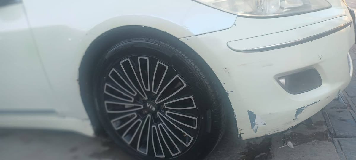 جنسيز ٢٠١٠ رويال ٨ سلندر ٦. ٤ دوش  خليجي مصبوغة حزام حادثها فقط بغداد جاملغ أمامي  رقم دهوك كير جديد مكينة بيهة تبخير ابيع مكينة كايمة عليهة غرامات ٥ اوراق عالمشتري مكانهة بغداد المنصور او العطيفية  السعر ٦٠ قفل بدون عملة رقم الهاتف ***********
