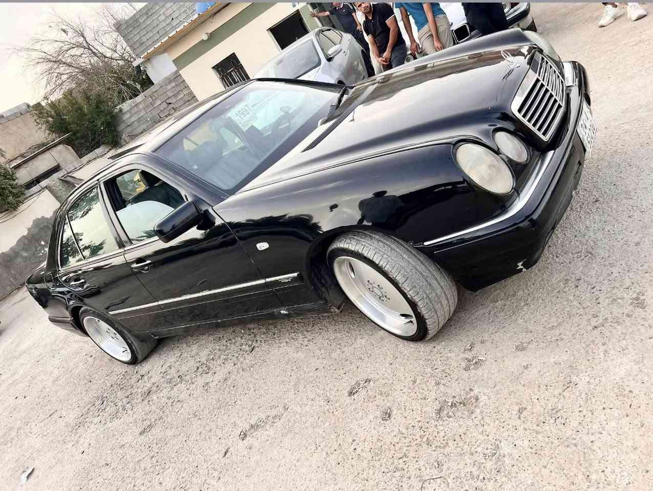 مـارسـيدس ام عـيون
🔱: المـوديل :1997
🔱. الضرر : جاملغ وبنيد مفتوح
🔱.المـكينة وكير V بلادية 
🔱. ويل لاكزونه 
🔱.رقم دهوك الجديد شرط التحويل 
🔱.داخل اسود جلد 
🔱.كهـربائيات بلاديه
🔱. نقوصات فقط غاز تبريد ويرجع شغال تبريدها فول 
🔱. فتـحه سلايد 
رقـم الهــاتف 📞
***********
