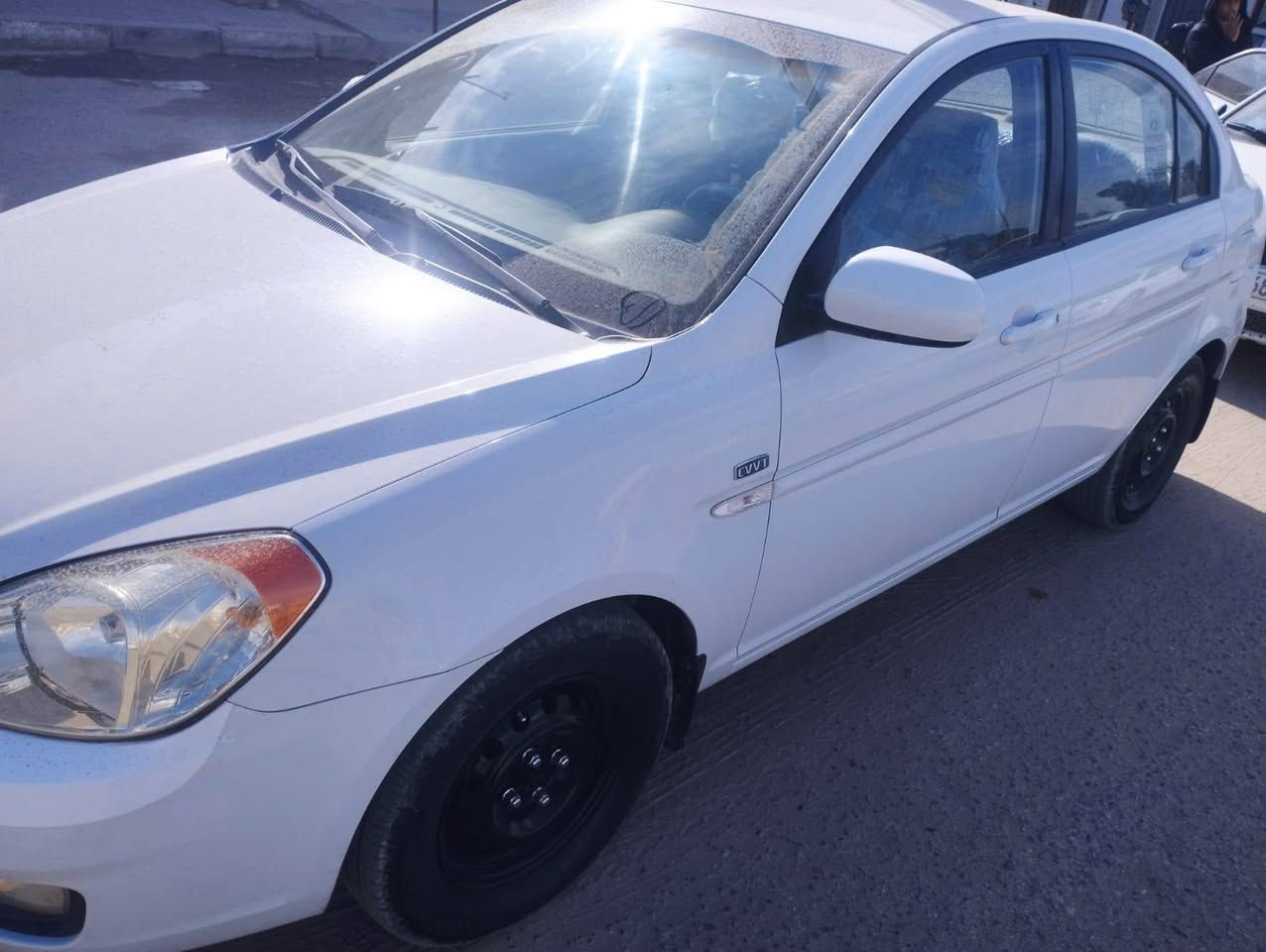 السلام عليكم اكسنت 2010  كفاله عامة لابارد ولاصبغ بيها فقط باب مفتوح وبيها كم حالوبه بالقمارة مامبين الابالسونار 
محركها 1600 مكينه كير تبريد تدفئه حدادية و كلها كفاله تخم تاير جديد  سياره حلوة وجاهزة  تراييك وين ماكان 
السعر بدفتر 100  للاستفسار اتصل ***********
