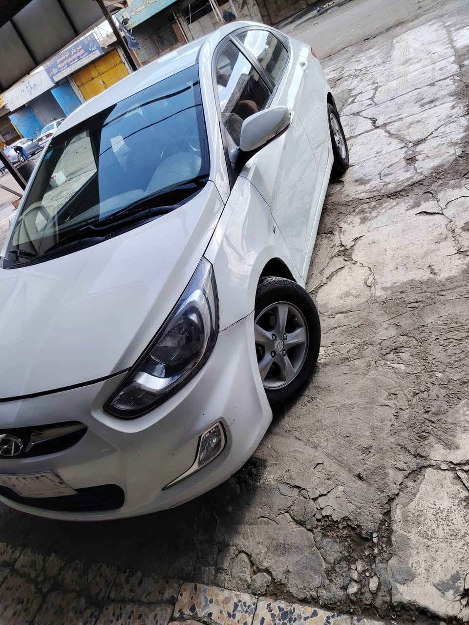 السلام عليكم اكسنت ٢٠١١ للبيع
بيهه باب خلف السائق صبغ وتكحيل كارت بالجاملغ الخلفي والامامي مكينه ١٦٠٠ سياره كامله مابيهه نقص ماشيه ١٧٦ كم   ب٩٠ وبيهه مجال ***********
