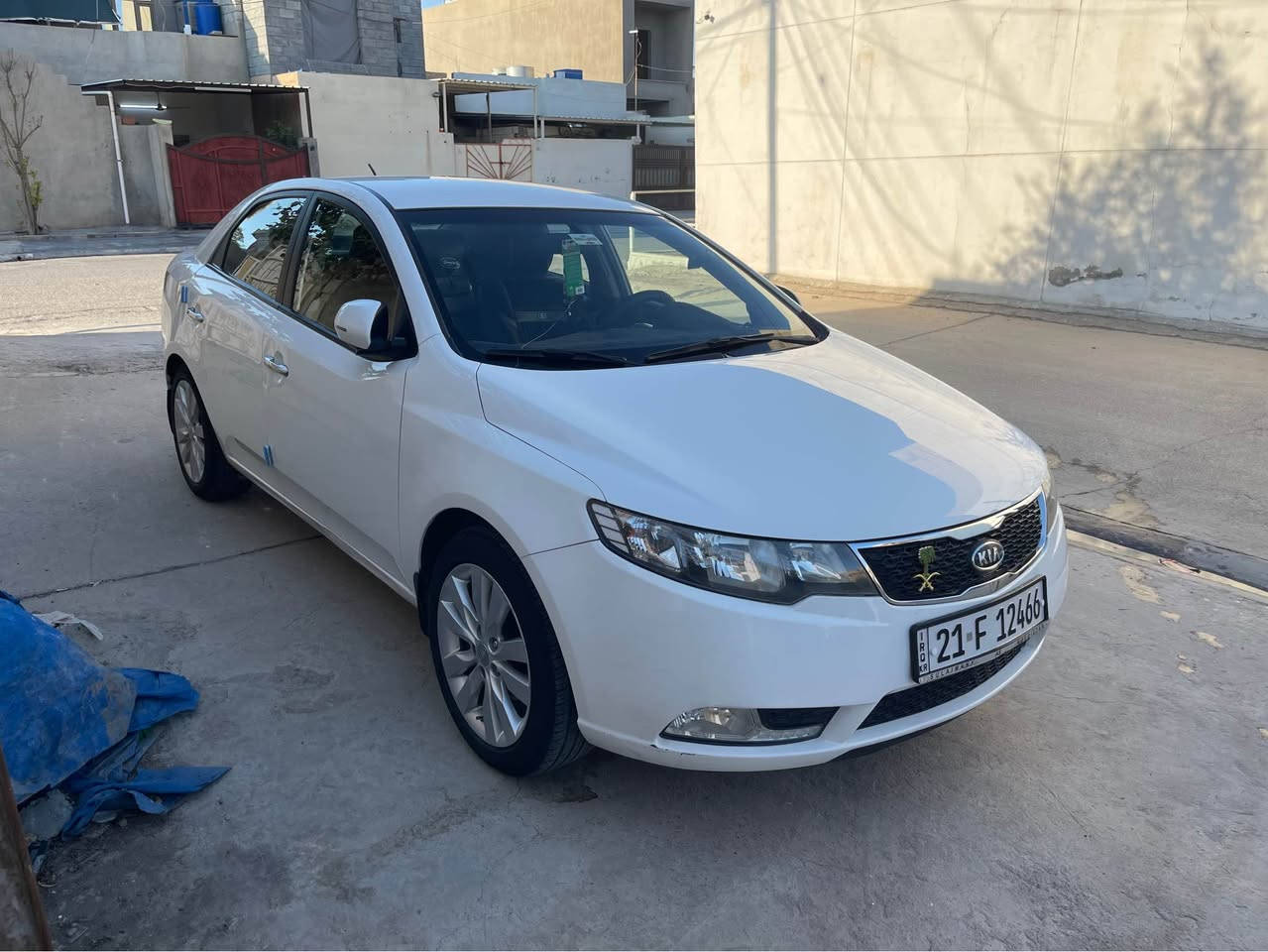 كيا سيراتو
موديل 2013
رقم سليماني جديد
لحد 2028
دفتر بنزين بيها 
رقم هزا كل جديد
سبير مال شركة 
ما نازل دفتره شركة
موجود كاعيات شركة
موجود
محرك دوش حجم16
موصفات 
ويل17
مرايه اشاره
مرايات شفتات 
تحكمات استيرن
حساس خلفي
بلاجكتو
داخل اسود
بلوتوث
شفتات ستيرن
كوشن جلد
كير محرك بشرط 
ماشي 100
سيارة عل وضع شركة
بشرط تحويل 
مكان سياره كركوك
استفسار 
*********** كركوك, العراق
