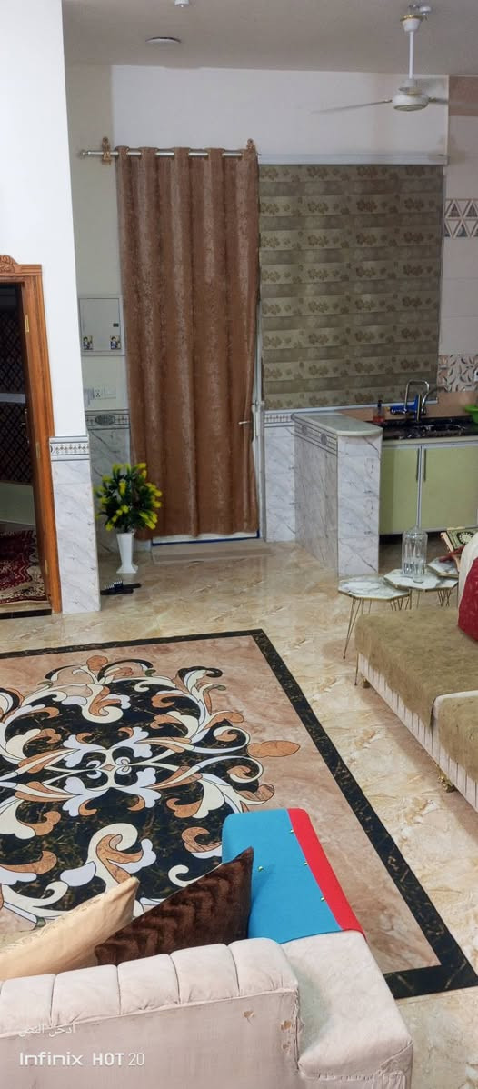 سلام عليكم بيت للبيع  مساحه 100 متر مربع ركن بدايه منطقه اول بيت بل منطقه  بيت شغله كله درجه اولى بيت متعوب عليه  عله شارع 15 متر يبعد عن شارع بغداد 300 متر  طابو زراعي  سند 25 مشترك   مقابل صناعيه حمدان بلد سيد ***********0

