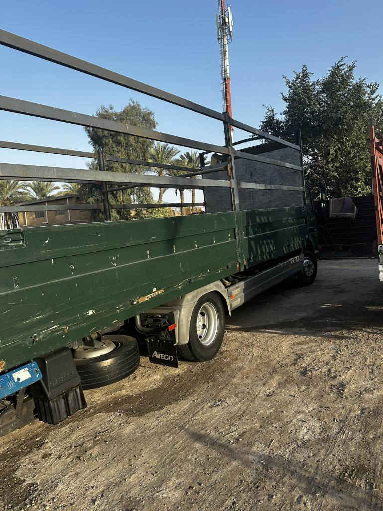 سلام عليكم. اتيكو دمعه اربعه للبيع
مديل 2005سياره نضيفه خير من الله 
سياره بسمي تحول ثاني يوم 
رقمه سليمانه 
السعر 230بيهه مجال بصيط
*********** 
مامتواجد ع فيس
