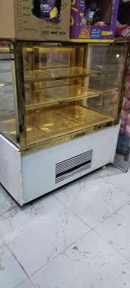 عارضة كيك جديده  شرط الشغل والضمان
للاستفسار الاتصال على الرقم ***********
