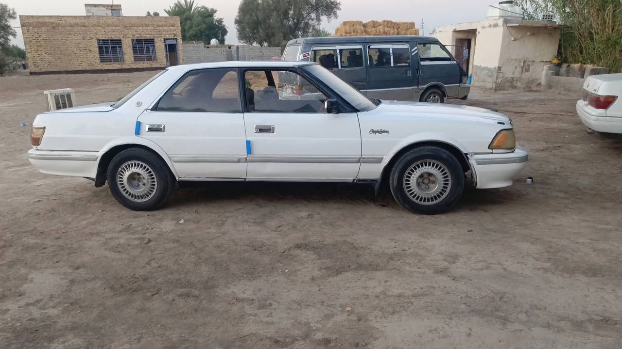 سلام عليكم سياره للبيع هارتوب   محرك وكير مكفولات موديل 90 رقمها  واسط   تخم تاير مكفوله من كصه ***********
