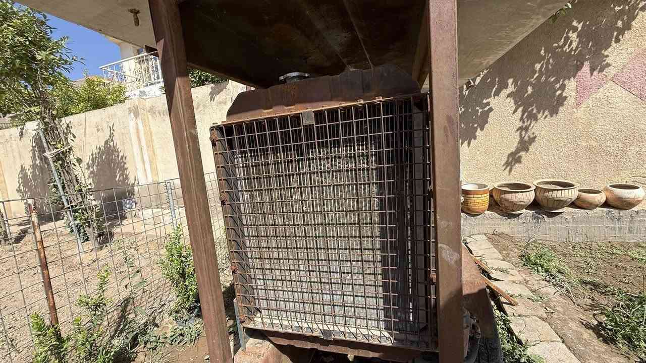 مولدة تحوير بغداد كيا 2700 / 150 kv ستندر مامفتوحة 
مستخدمة قليلاً كاملة مع العربة النظافة 85‎%‎

السعر 25 ورقة وبيه مجال قليل 
***********
***********
