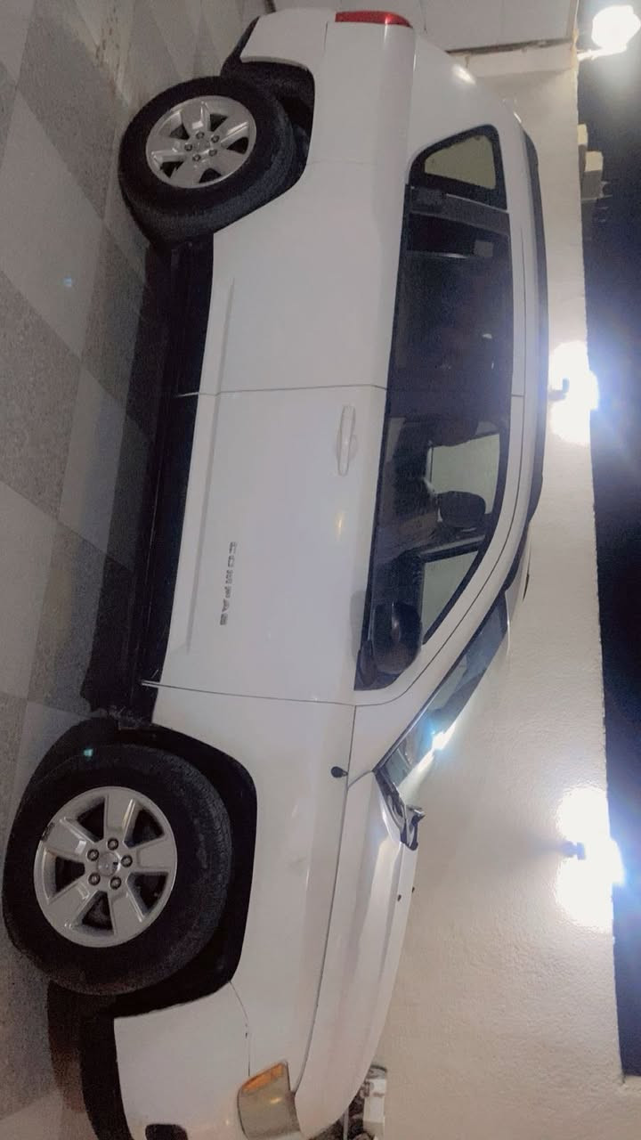 جيب كومبارس ١٣ محرك ٢٤٠٠ تبريد ثلج سياره مال موظفه مكان السياره العماره مشروع وطني مداور ثاني يوم السعر ٩٠ وبيه مجال الرقم ***********
