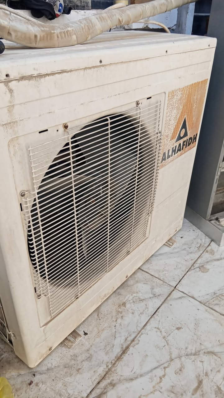 سبلت ٣ طن ب٤٠٠ وبي مجال مستعجلين على بيع وتخم ١٣ مقعد ب٣٠٠ وبي مجال واتساب  7777411623
