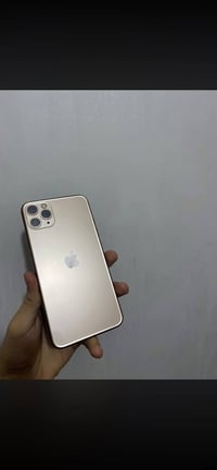 آيفون ١١ برو ماكس • ذاكرة ٦٤ • بطارية ٧٨