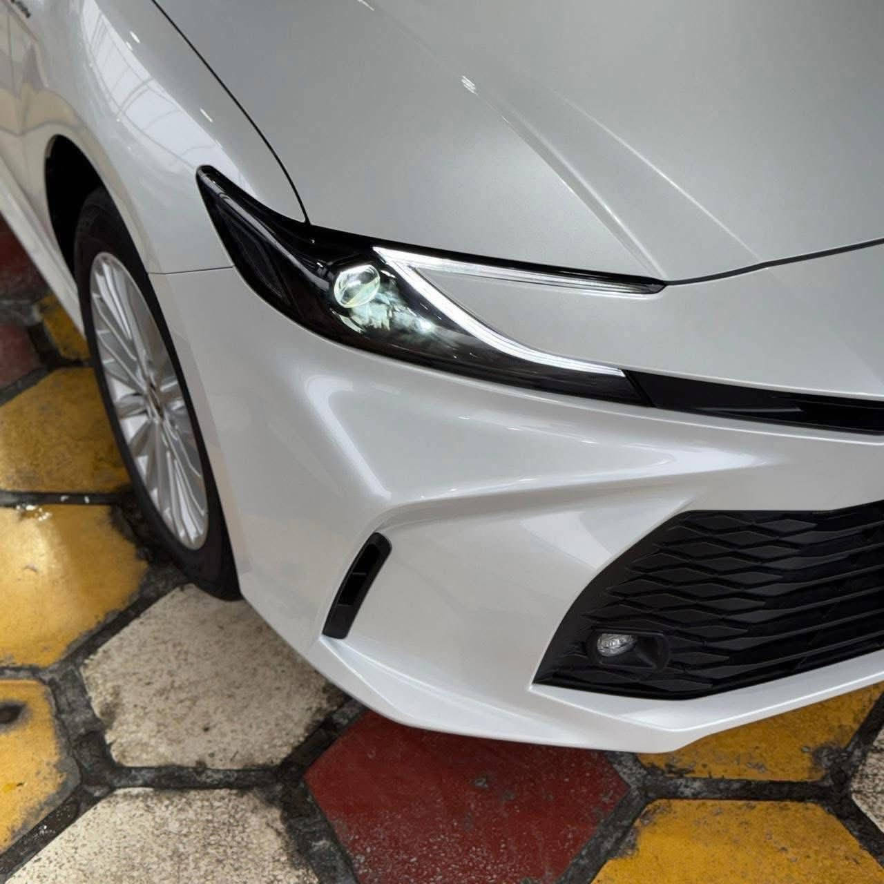 #امجد_الحسني_لتجارة_السيارات
🛑البيع نقد فقط 🛑
🫷🫸
‏TOYOTA CAMRY 2025
‏E puls
🛑ضمان ساز🛑
➖ زيرو غير مستخدمة
➖ شاشة + كامرة
➖ لايت أمامي زينون
➖ محرك هايبرد 2.5 اقتصادي
➖ ضمان وصيانة مجانية ✔️
➖ كرسي كهربائي

للاستفسار أكثر الاتصال على الرقم

***********
بغداد - معارض البياع - الشارع الثاني
