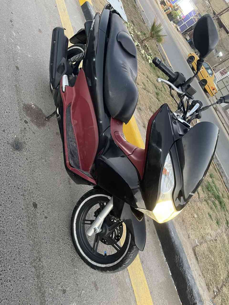 دراجه bcx جيل اول ياباني مكفوله من تاير للتاير كامله اي نقص مابيهه ماشيه ٤١ شلعه معدل خير من الله اوراق كامله السعر واحد و٥٠٠ شراي اتصل مكاني ساحه مظفر ***********
