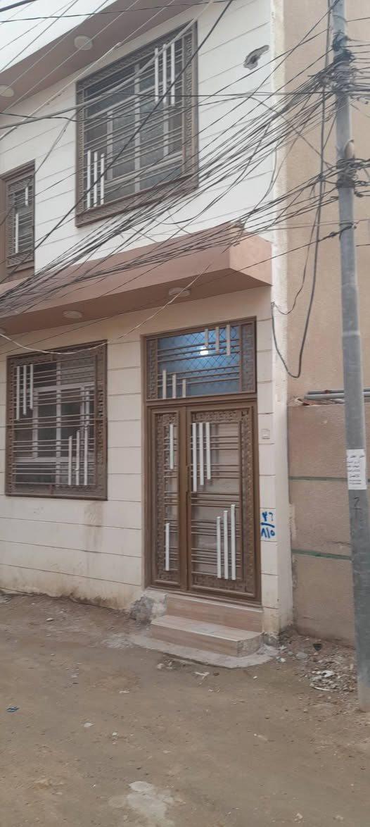 بيت ٥٠م طابقين شارع ابوطالب سعر٩٥مليون 
مكتب العقاريون ***********
