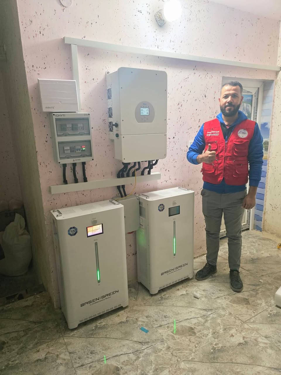 قامت شركة الجزيرة للطاقه الشمسية للطاقة الشمسية بتنصيب منضومة طاقة شمسية بقدرة ٣٥ امبير ليلي و٥٠ نهاري في محافظة صلاح الدين قضاء الدجيل حيث تم استخدام اجهزة من مناشئ عالميه حيث تم استخدام بطاريات بيسن گرين بحجم ١٦ كيلو واط عدد 2 وانفيرتر نوع ماركة ديا حجم 12 كيلو واط والواح لونجي عدد 16 لوح حجم 620 واط بضمان 15 سنه كل ذالك تم بواسطة كوادر شركة الجزيرة للطاقة الشمسية للحجز والاستفسار الاتصال على الارقام التالية
م . زيد ***********
م. معين ***********
