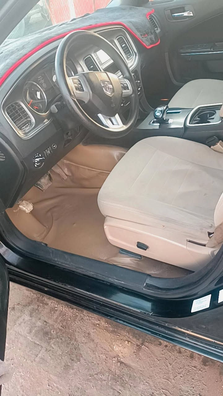 جارجر 2012معلاية2014راعيها يمي تريد وكالة مداور كفالة من الضربة بيها 3بيبان تبديل  اثر شخوط وجراد مكينه كير حدادية حلوه السعر 100وبيها مجال بسيط
***********
