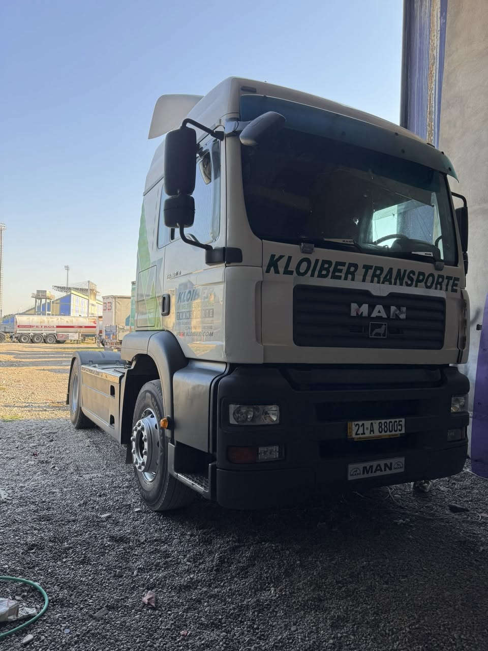 ئەم سيارة بۆ فرۆشتن فول مواصفات موديل 2004رقم *********** مكان كلار مكينه نجكتر  حجم 430
