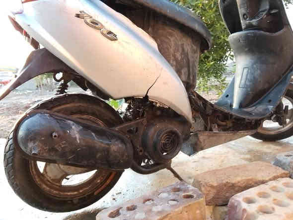 السلام عليكم دراجه 60للبيع للستفسار مكاني بغداد الحسينيه شارع المرور السعر 80 وبيها مجال غير شغاله عوزه اشياء بسيطه الرقم *********** نضافه المكينه فوول
